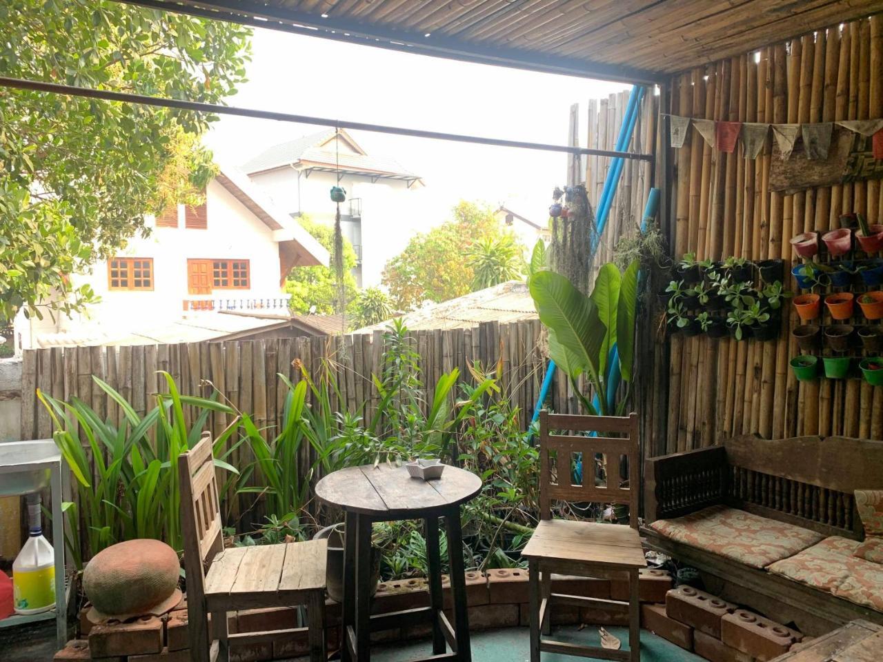 J Giant Hostel Chiang Mai Eksteriør billede
