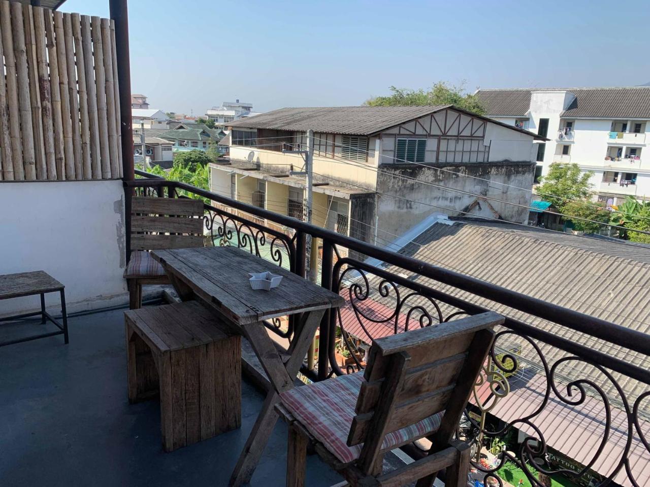 J Giant Hostel Chiang Mai Eksteriør billede
