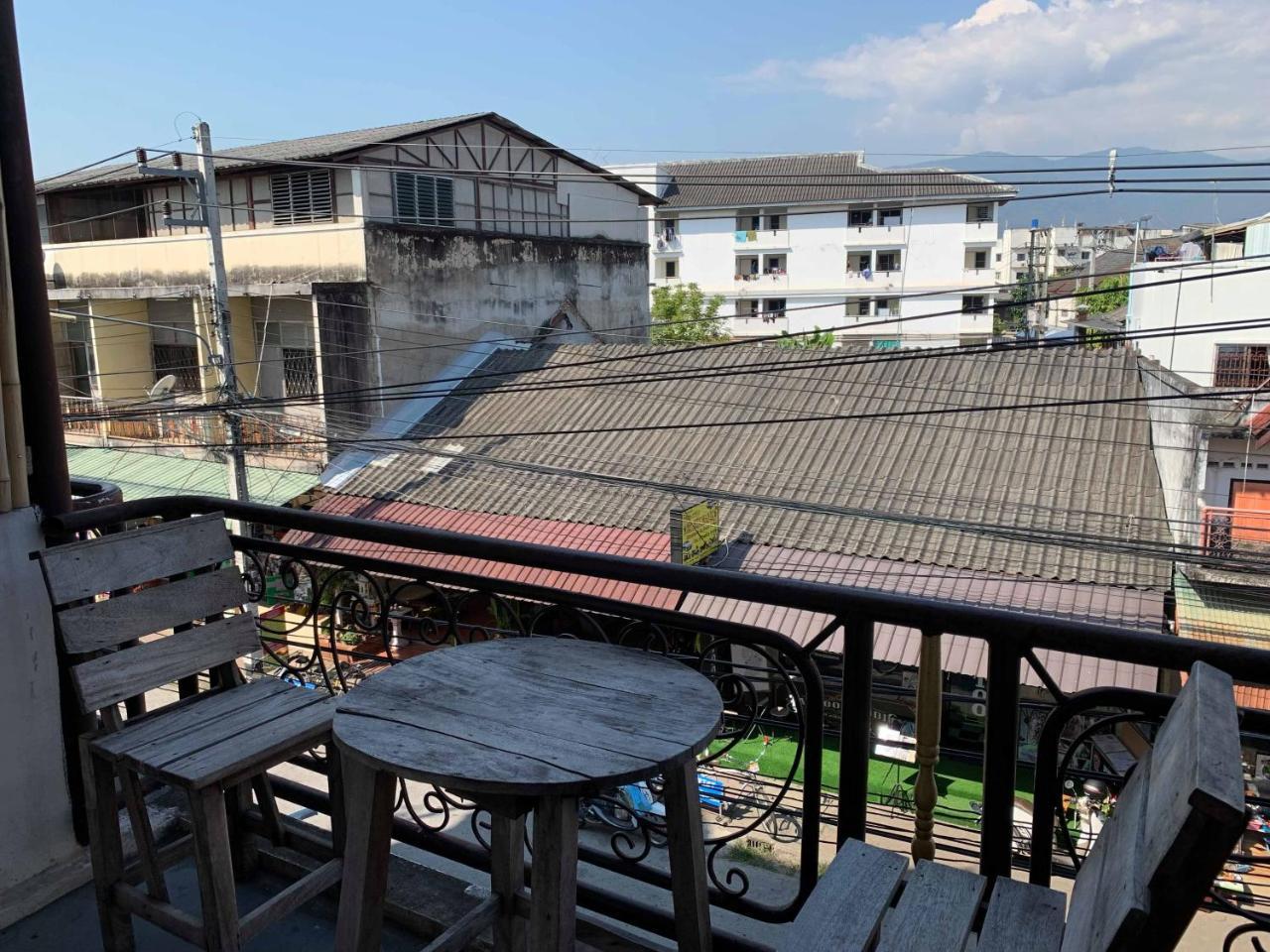 J Giant Hostel Chiang Mai Eksteriør billede