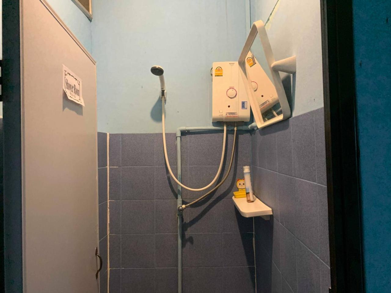 J Giant Hostel Chiang Mai Eksteriør billede
