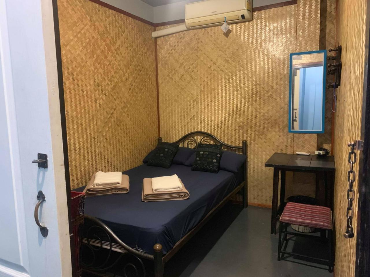 J Giant Hostel Chiang Mai Eksteriør billede